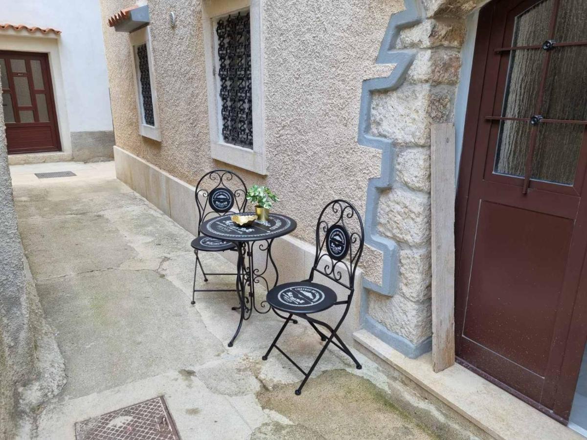 Ferienwohnung Apartman Ivano Cres Exterior foto